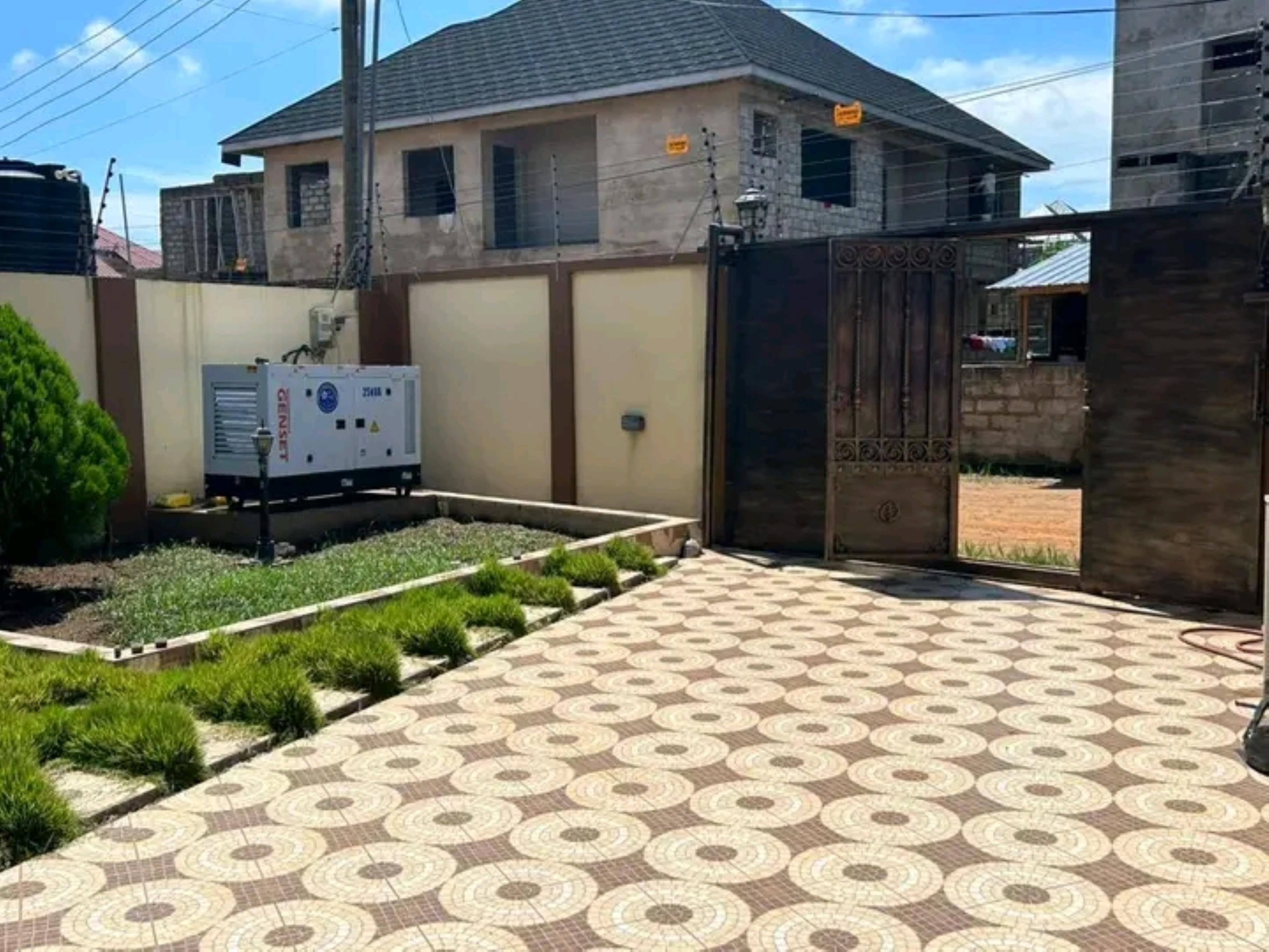 3 Bedroom DUPLEX HOUSE - 1 year advance, Greater accra | Strathium