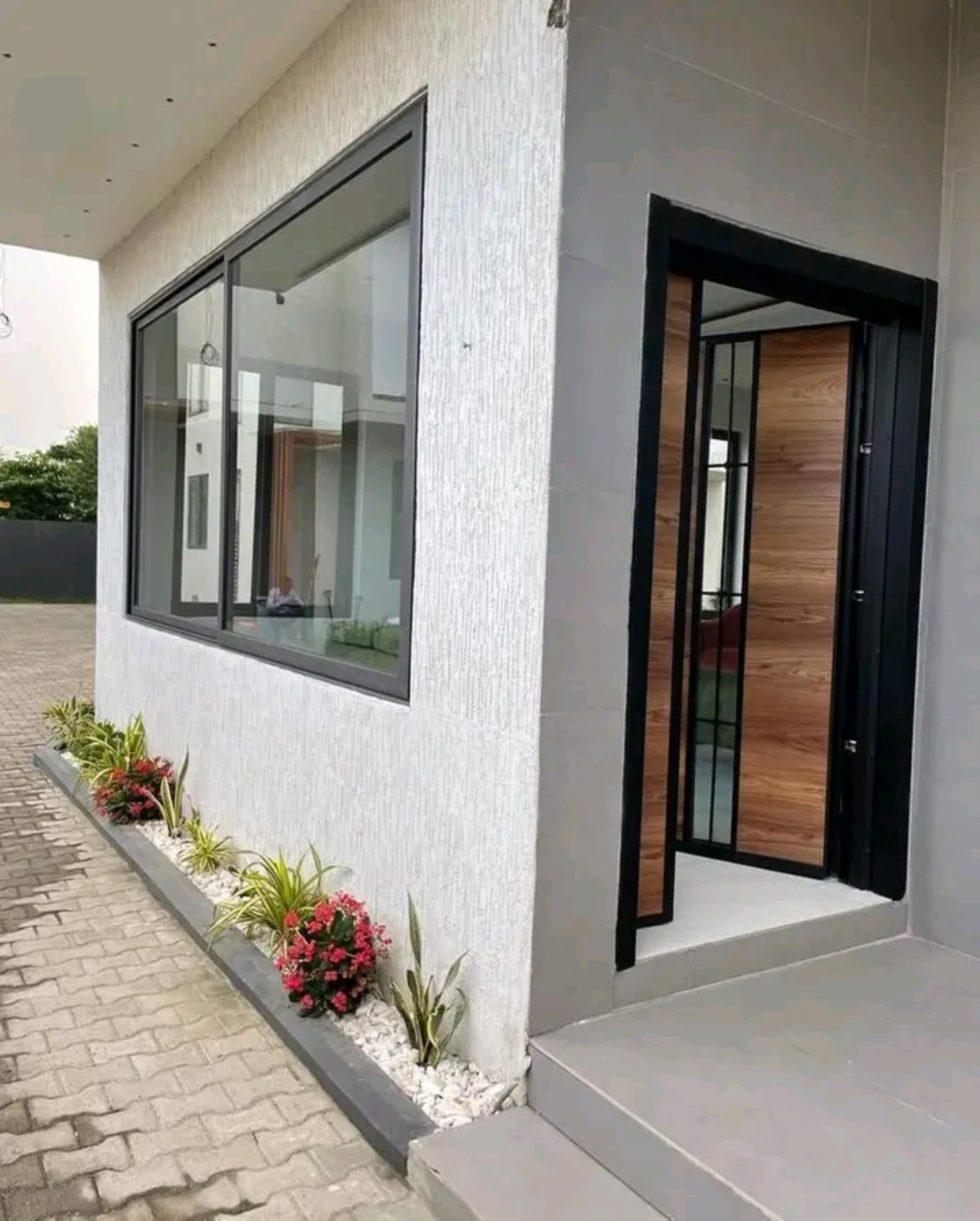 Fully furnished 3 Bedroom Townhouse, Dzorwulu,Accra - 1 year advance | Strathium