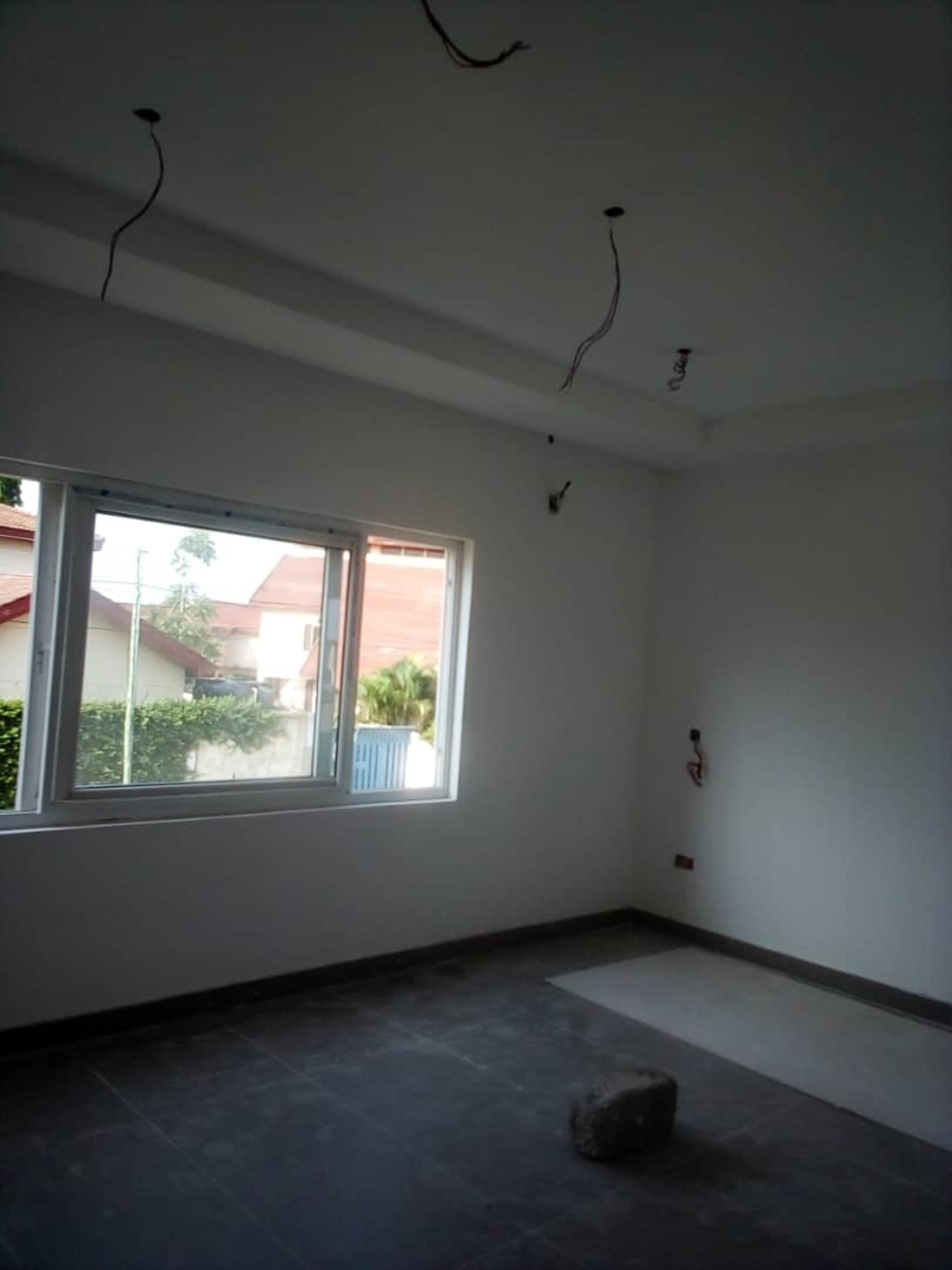 Ultramodern 4 Bedroom townhouse @ East Airport, Accra | Strathium