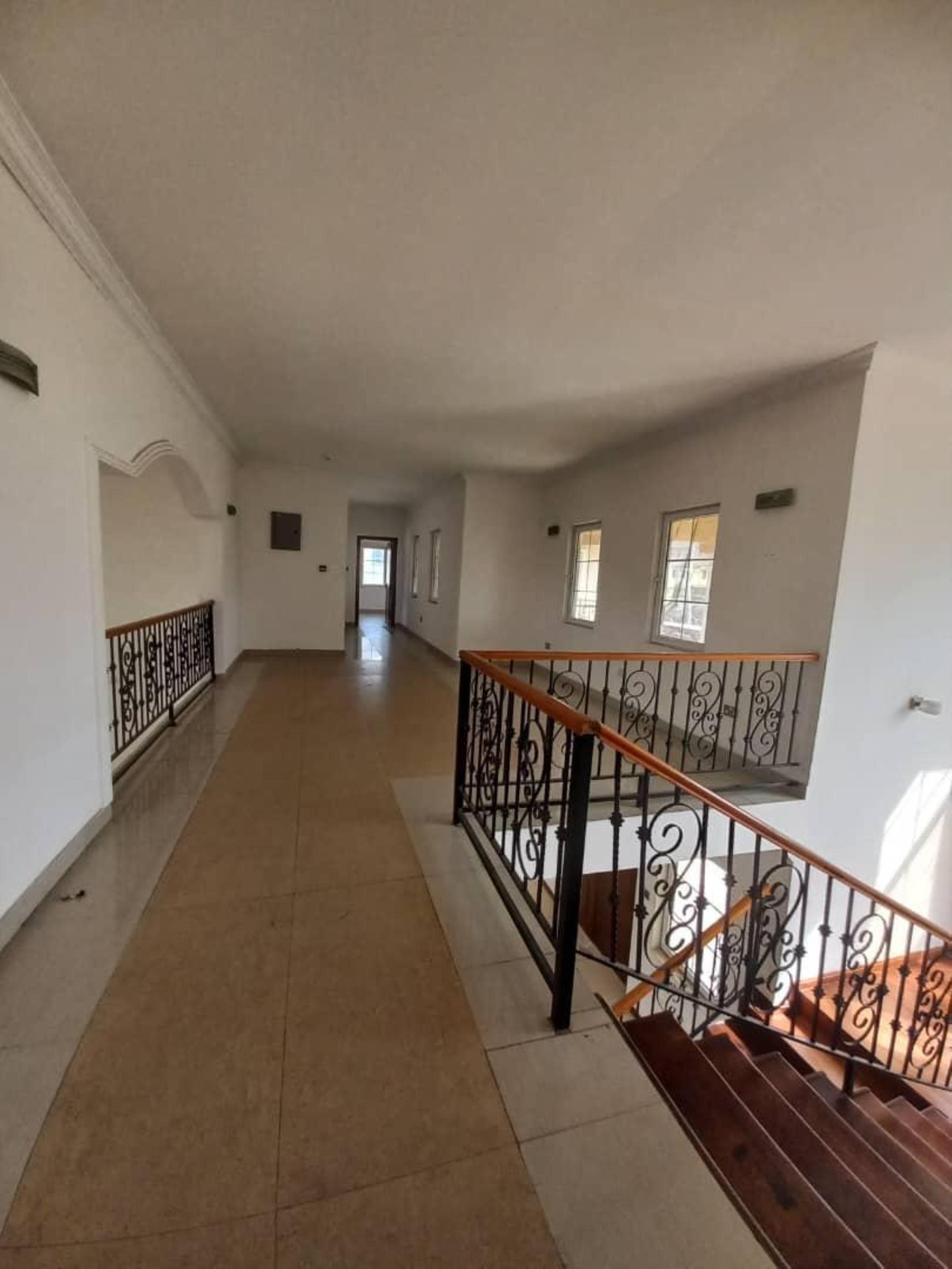 Executive 5 Bedroom house, East legon A/ C Mal, Accra | Strathium