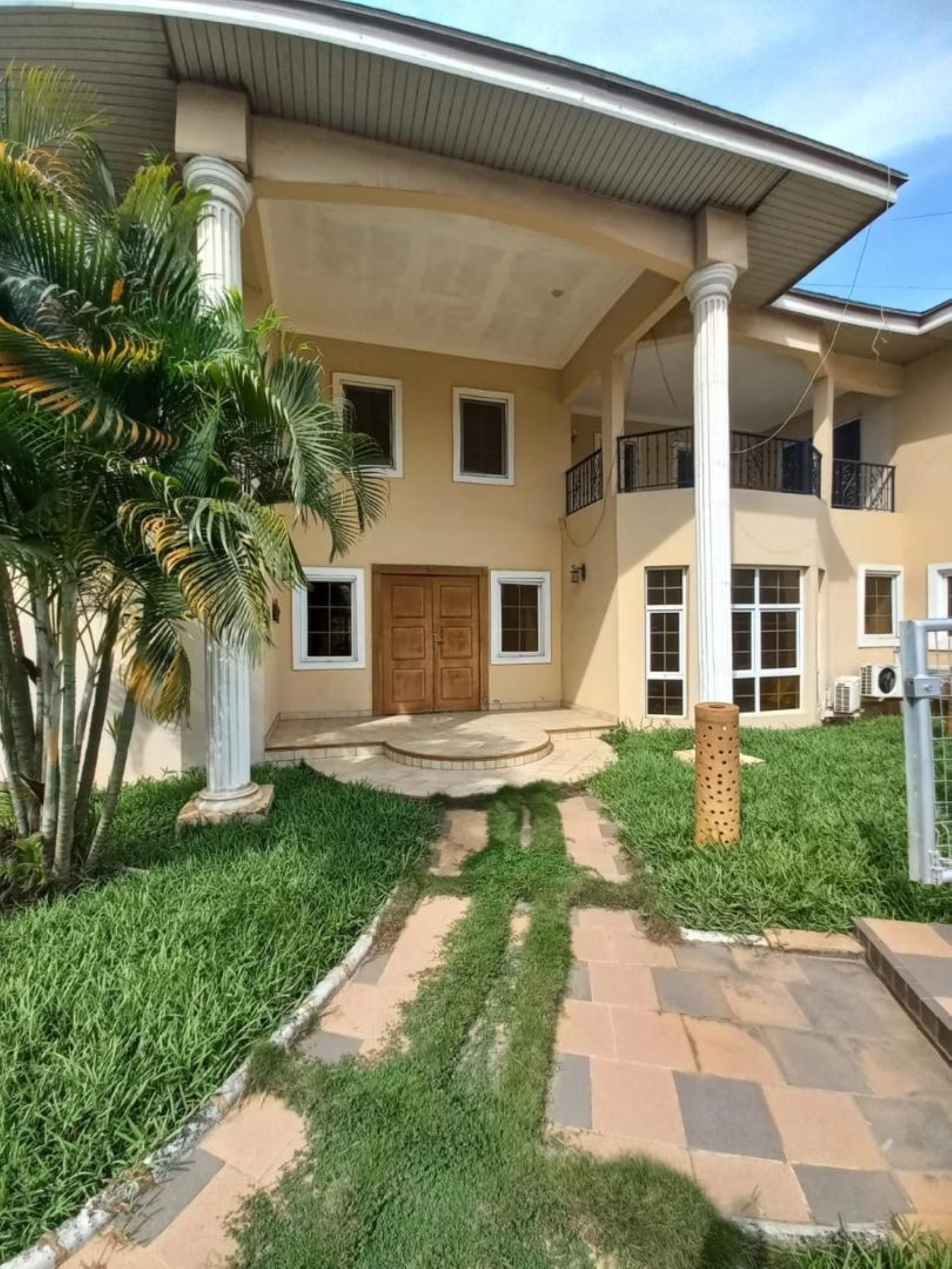 Executive 5 Bedroom house, East legon A/ C Mal, Accra | Strathium