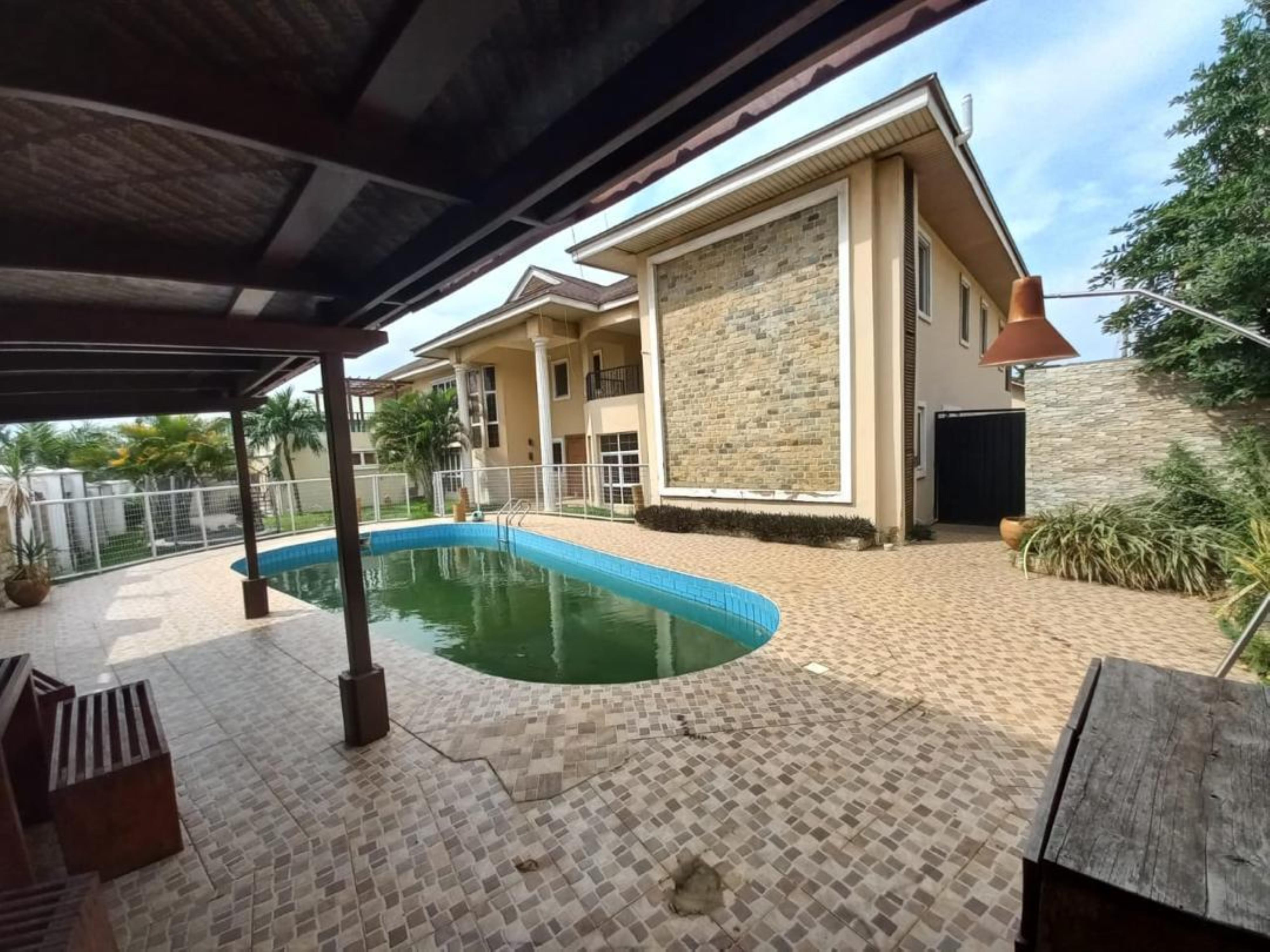 Executive 5 Bedroom house, East legon A/ C Mal, Accra | Strathium