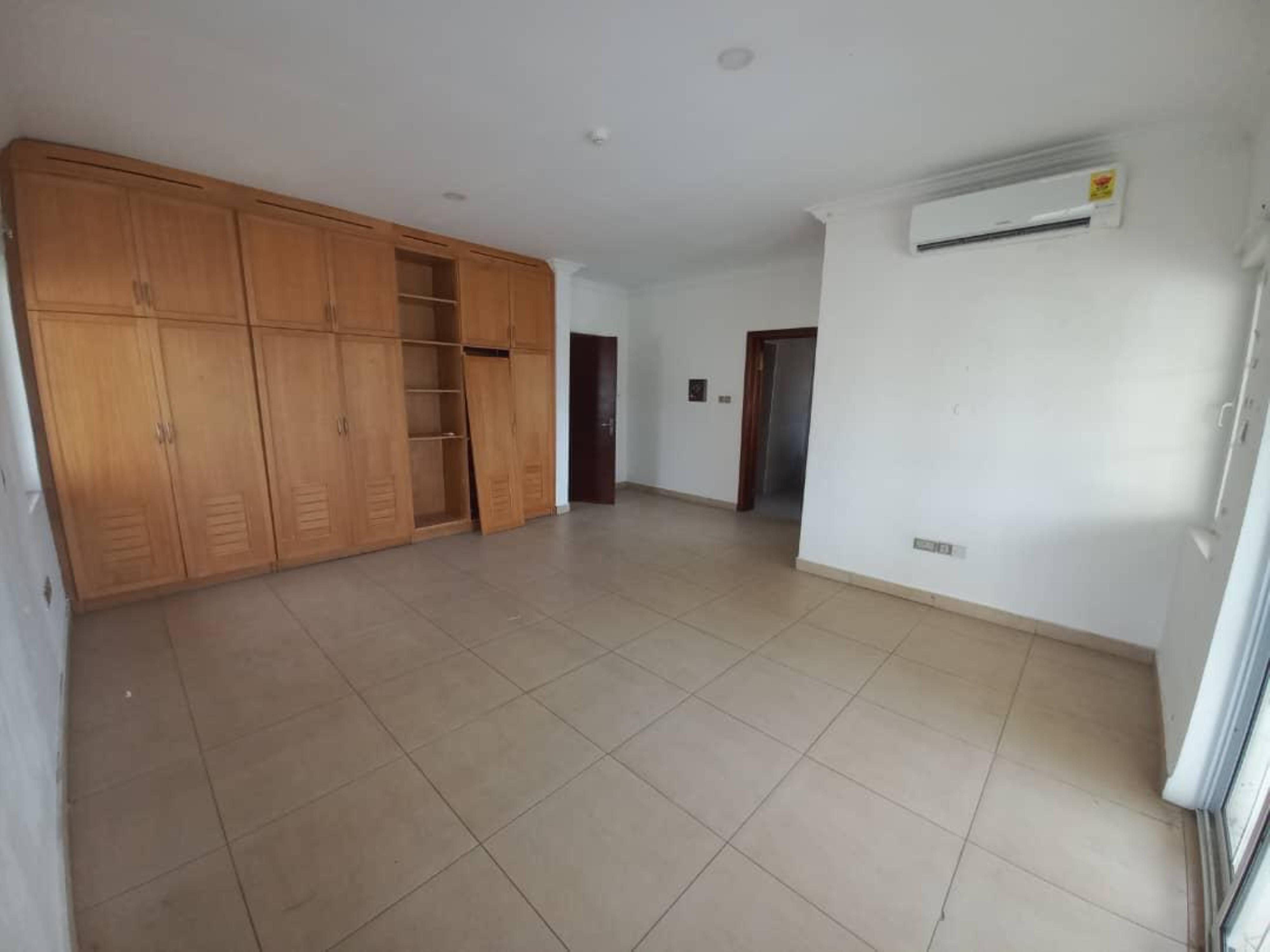 Executive 5 Bedroom house, East legon A/ C Mal, Accra | Strathium