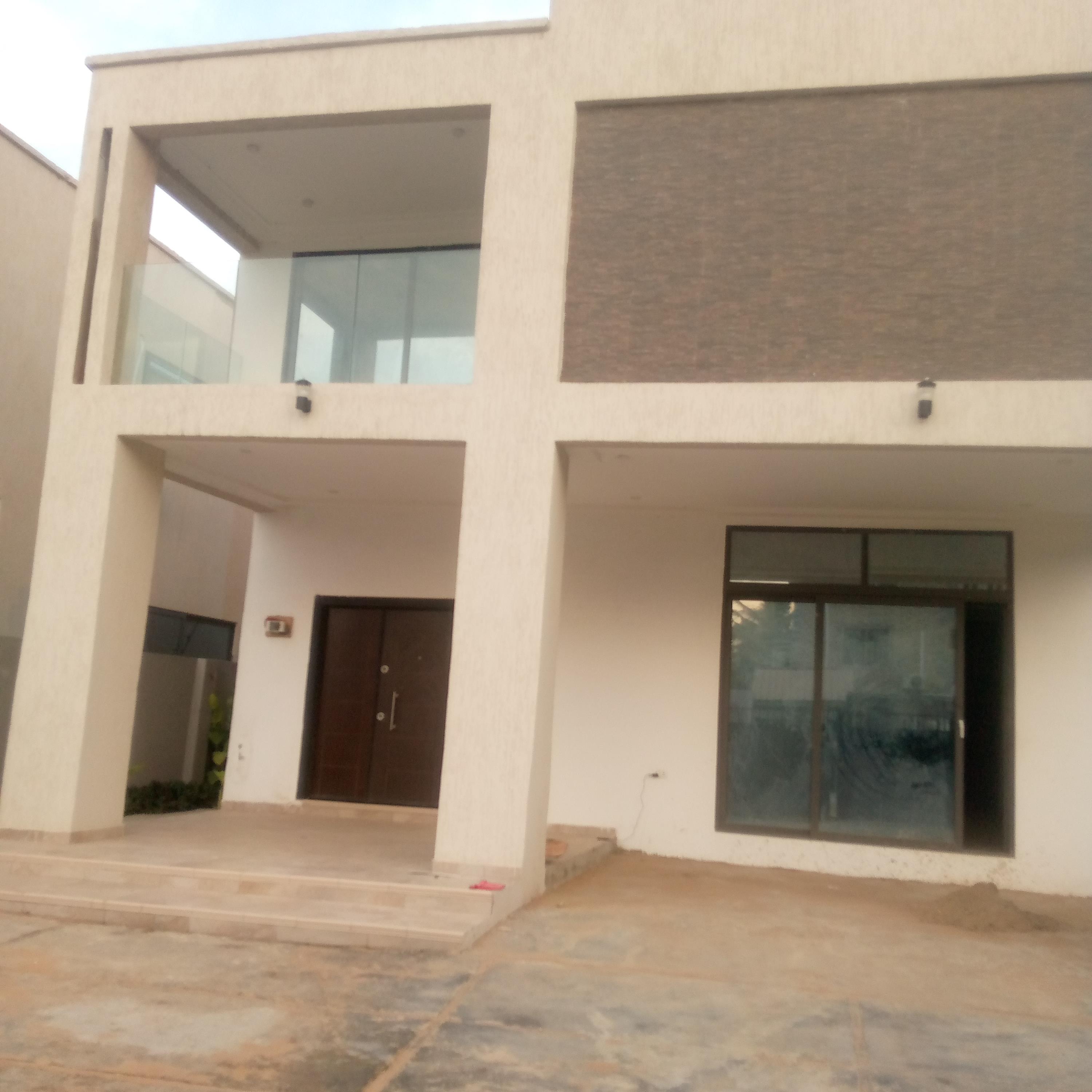 EXEXUTIVE 4 Bedroom HOUSE @ SPINTEX MANET, Greater Accra | Strathium