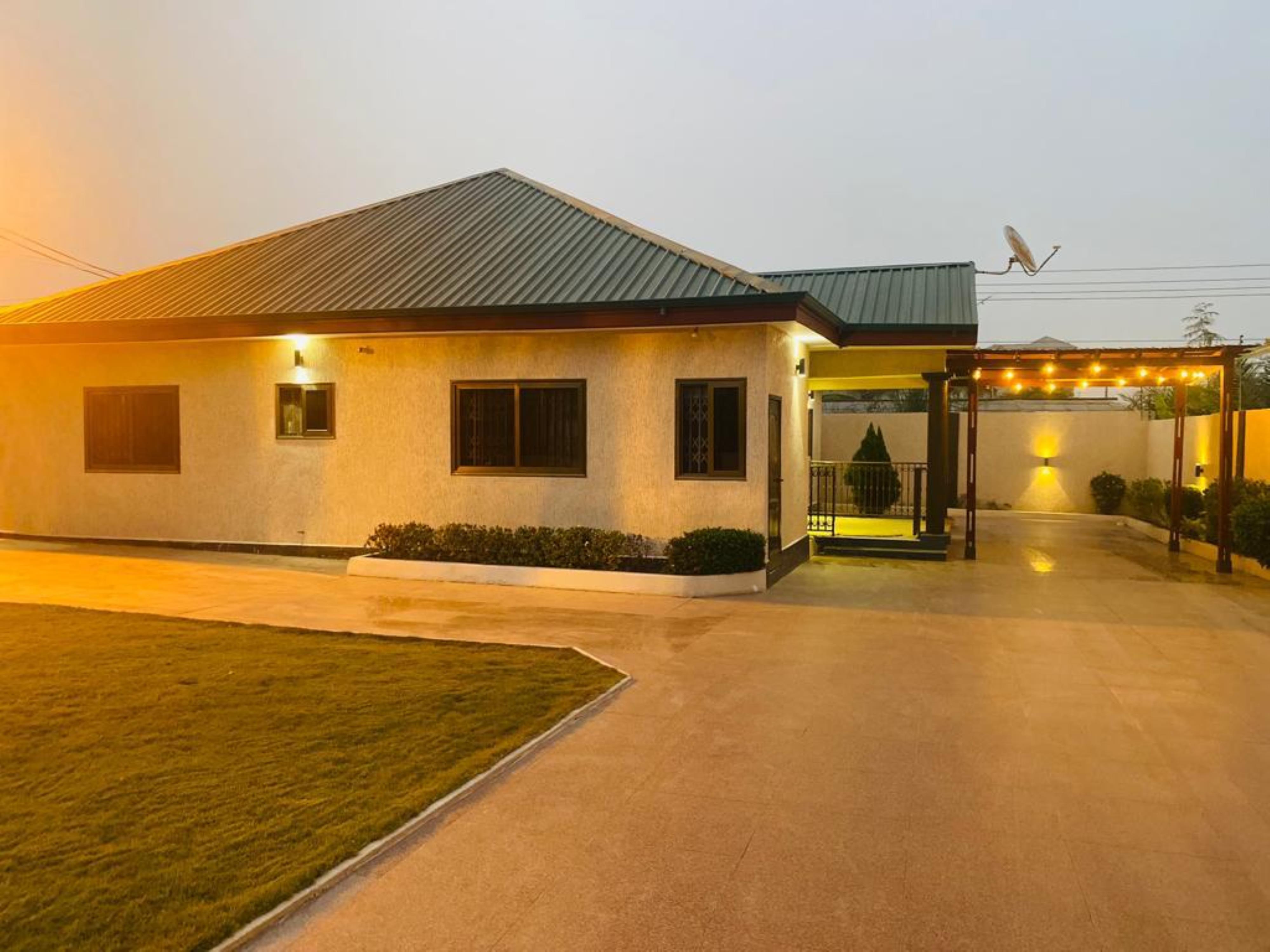 3 Bedrooms Self Compound House, Dansoman, Accra | Strathium