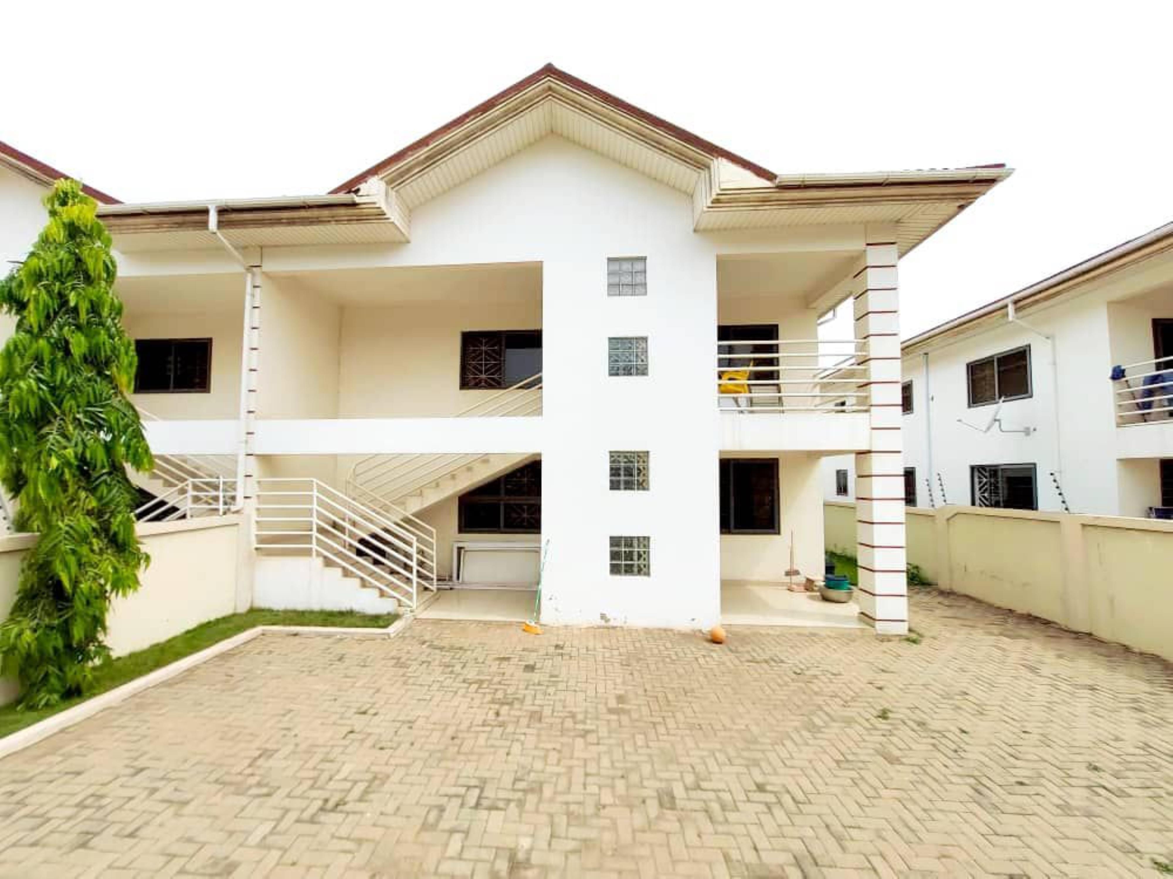 5 Bedrooms Semi Detached House, Achimota, Accra | Strathium