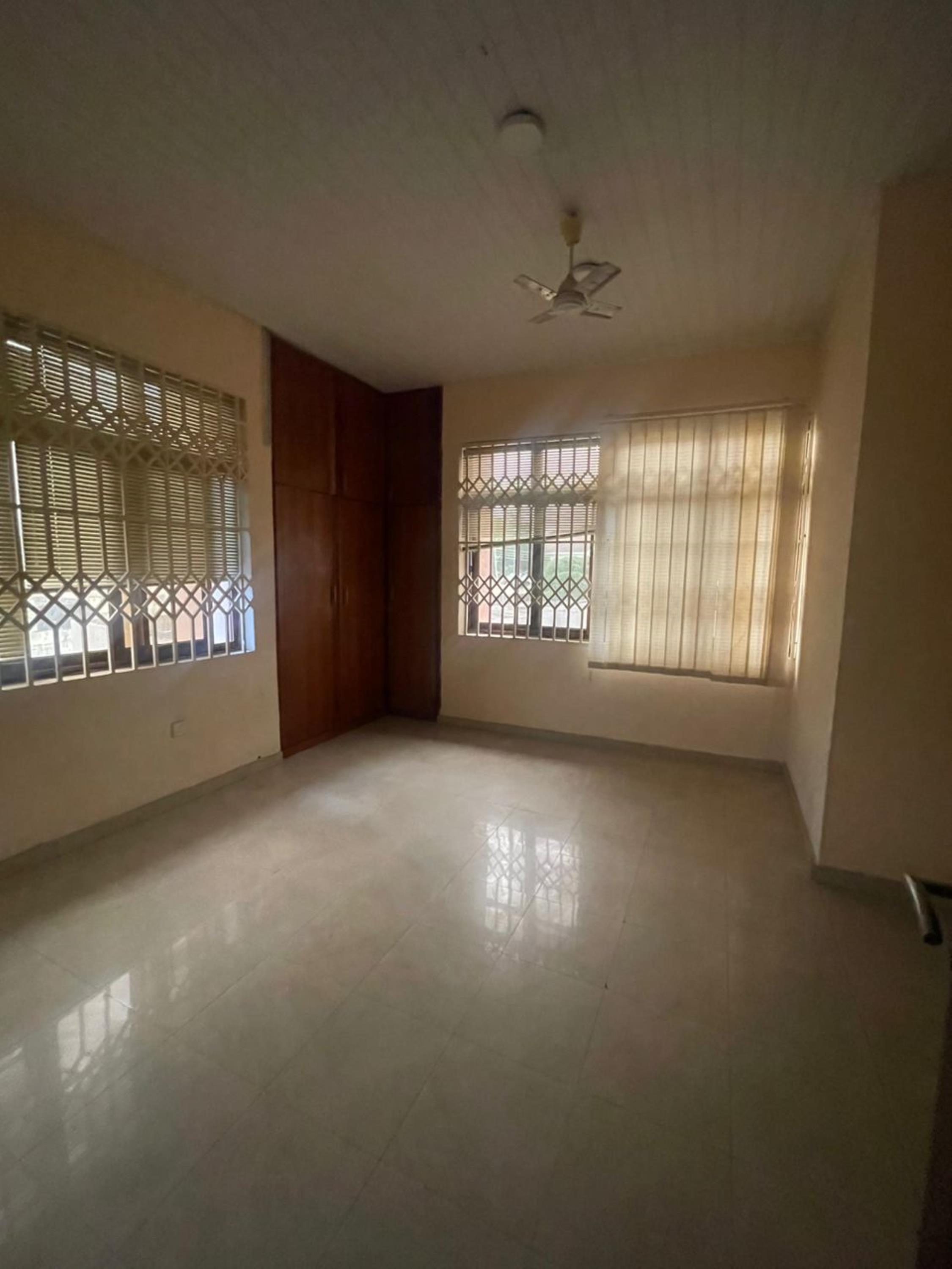 6 Bedrooms Self Compound House, Dzorwulu, Accra | Strathium