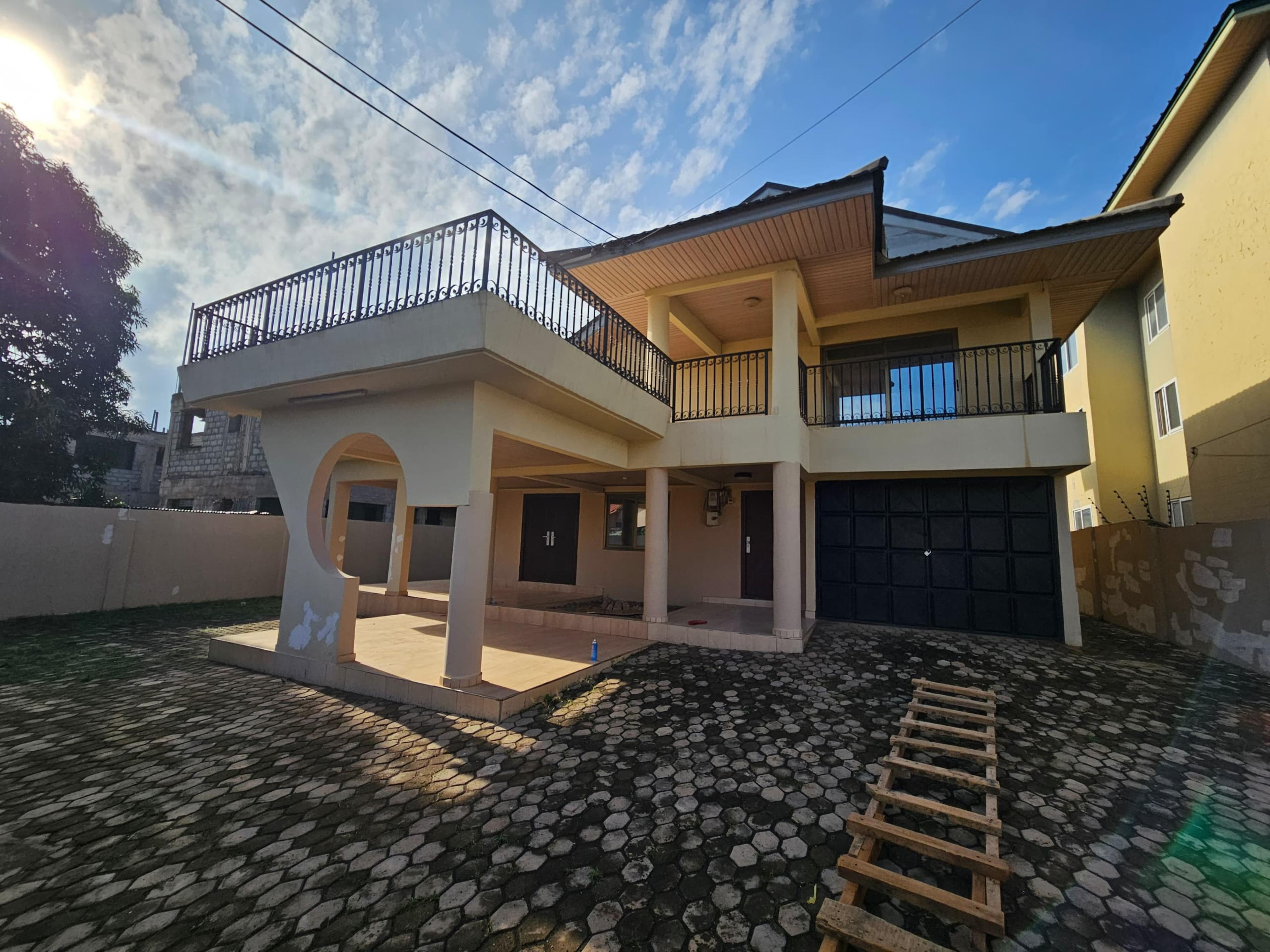 5 Bedrooms Self Compound House, Dome Residential Area, Accra | Strathium