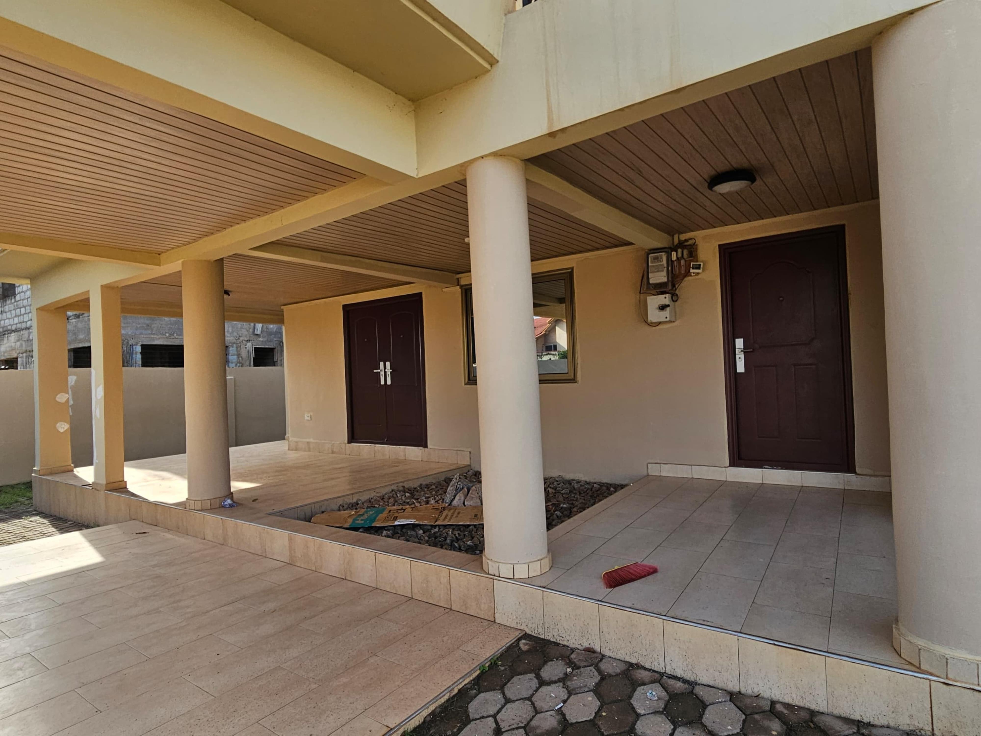 5 Bedrooms Self Compound House, Dome Residential Area, Accra | Strathium