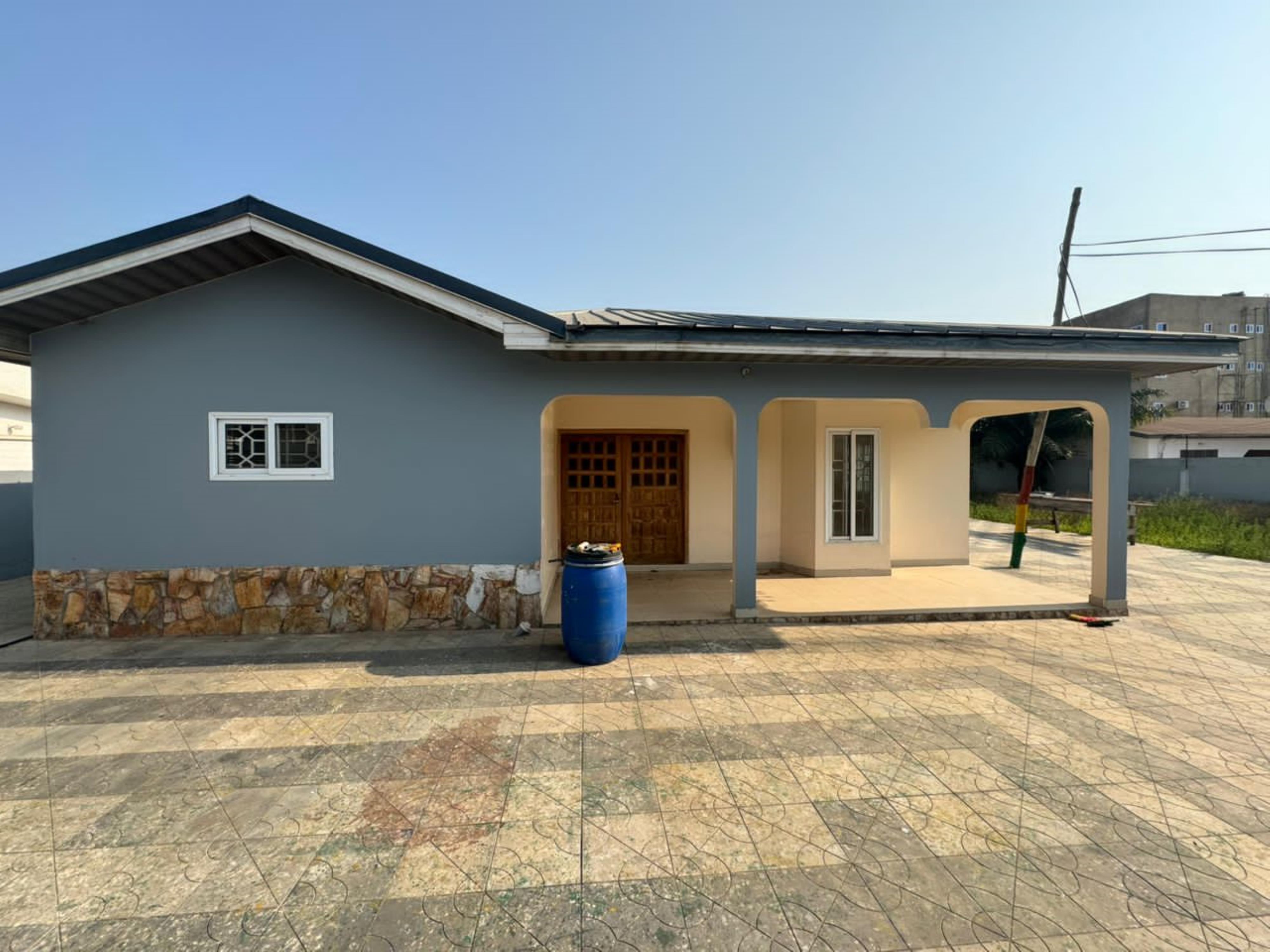 5 BEDROOMS HOUSE - 1 years advance, Botwe, Accra | Strathium