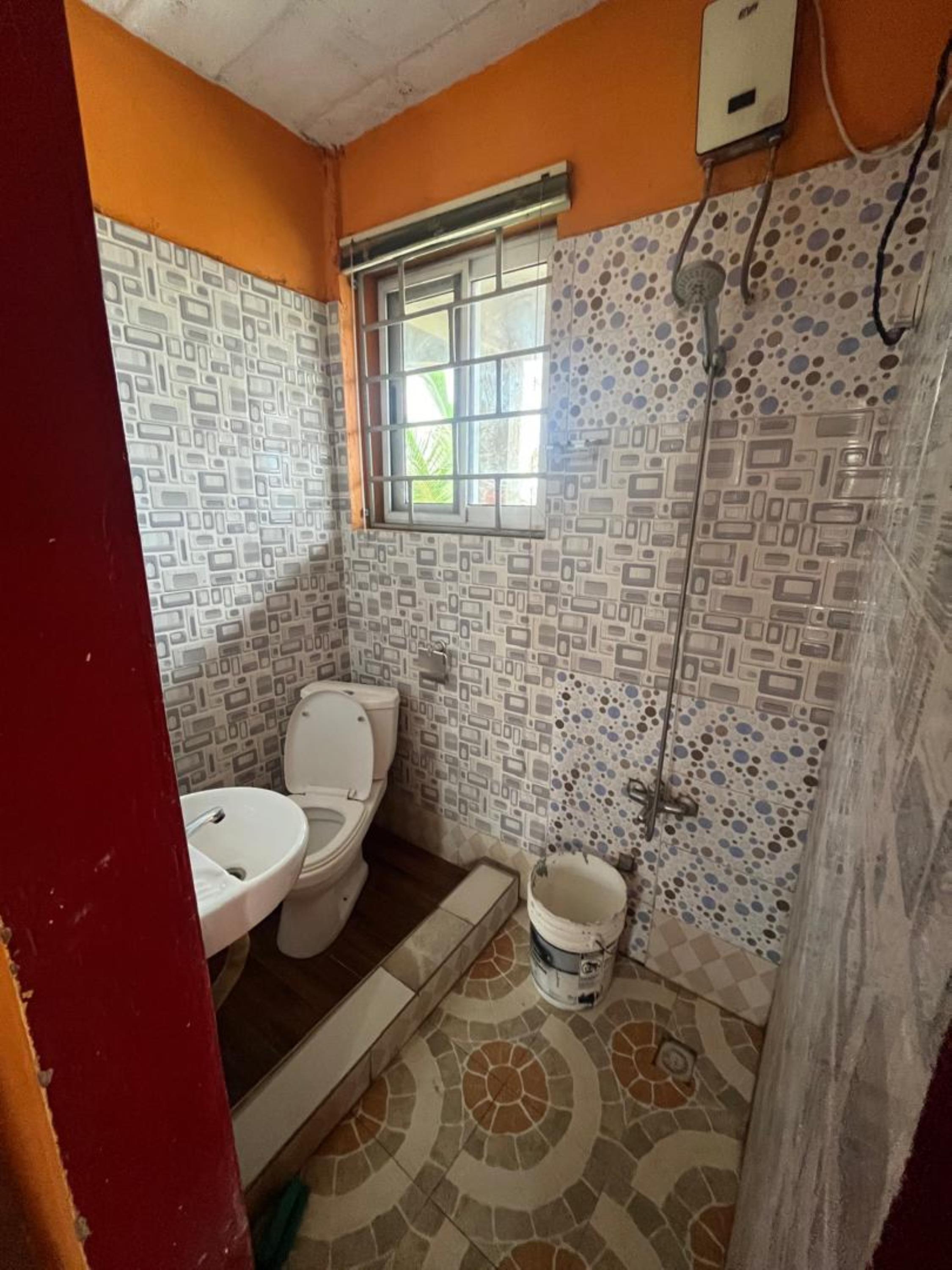 Single room self contained, Lapaz, Accra | Strathium